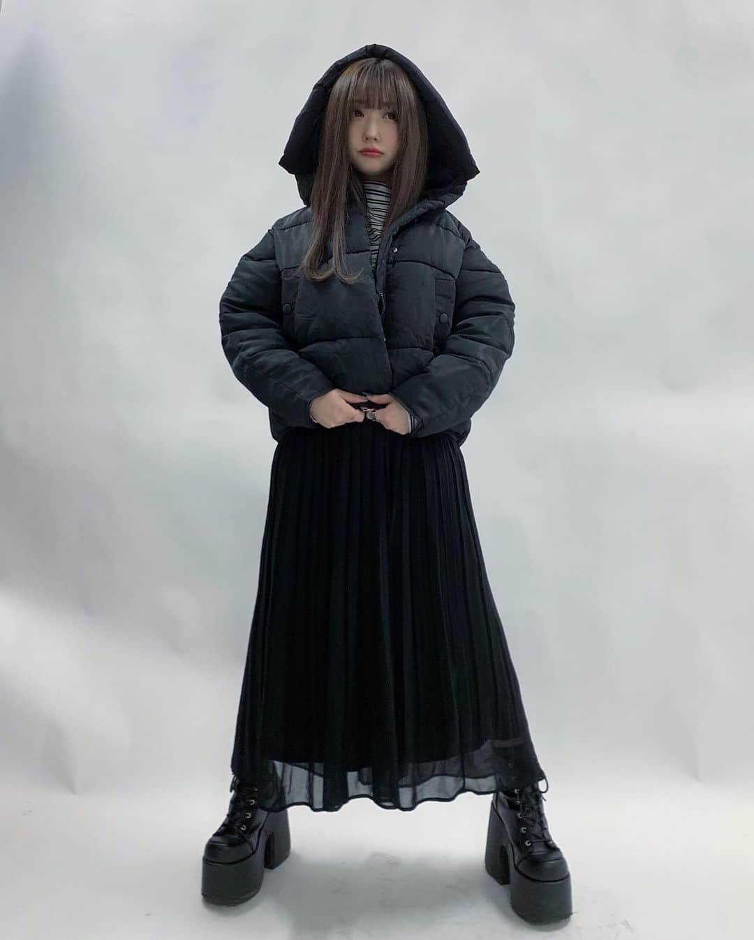 おもてちゃんのインスタグラム：「. せっかくなのでレディースもひとつチラ見せ ダウンジャケット☃️☃️ 超かわいい #m_mignon」