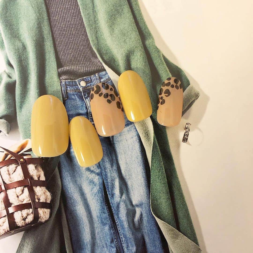 Kana Kobayashiさんのインスタグラム写真 - (Kana KobayashiInstagram)「yellow × beige #animal #leopard #art #nails #ネイル #ネイルアート #レオパード #fashion #青山ネイルサロン #aw」10月30日 21時39分 - anela_kana