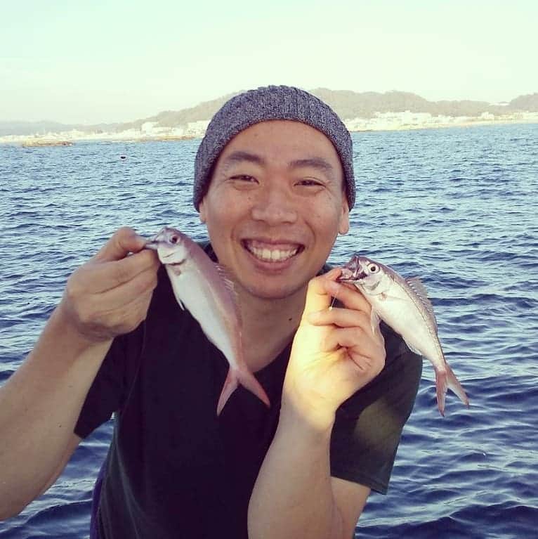 松本康太さんのインスタグラム写真 - (松本康太Instagram)「今日は鎌倉で釣りをしました♪ 小さいお魚しか釣れなかった(￣▽￣;) でも釣りは楽しいのです♪  #釣り #つり #fishing #鎌倉 #ふぐ #小さい魚 #キャチアンドイート #レギュラー松本 #あるある探検隊」10月30日 21時34分 - aruarutankentai.matsumoto