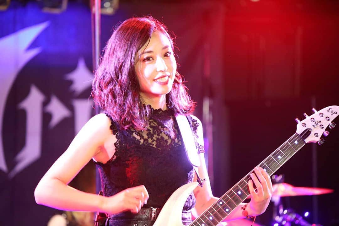 のインスタグラム：「Marshall Gala、そしてD_Drive感謝の47都道府県Drivingツアーまで後少し🤩  #D_Drive #yuki #marshall #esp #guitar #ギター #rock」
