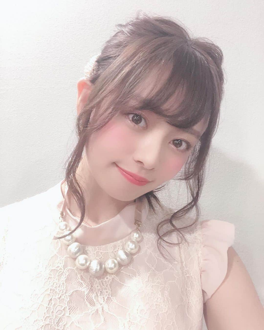 寺坂真里奈さんのインスタグラム写真 - (寺坂真里奈Instagram)「⑅ ⑅  学祭ファイナルステージ時のヘアメイクは 今年も @glanzfutinobe さんにやっていただきました🥰 ⑅ グランツの皆さんには年々お世話になっていて もうふぁみりーみたいな感じです🌷」10月30日 21時40分 - marina_terasaka