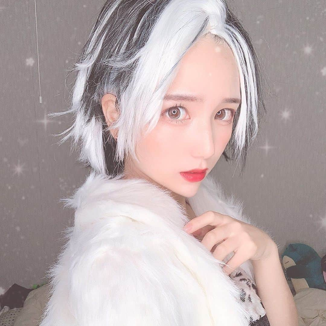 稗田智優さんのインスタグラム写真 - (稗田智優Instagram)「* ． Cruella de Vil🖤❤️ ． #ヴィランズ #クルエラ #101匹わんちゃん ． *」10月30日 22時05分 - _chiyuu_