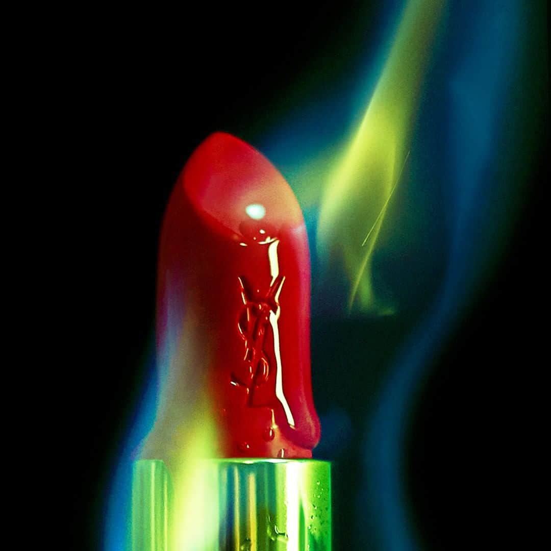 Yves Saint Laurent Beautyさんのインスタグラム写真 - (Yves Saint Laurent BeautyInstagram)「Gaze into the fire to complete the spell,  Not everything is as it seems... it’s time to raise hell. ROUGE PUR COUTURE N°1 LE ROUGE #halloween #yslbeautyhalloween #rougepurcouture」10月30日 22時00分 - yslbeauty