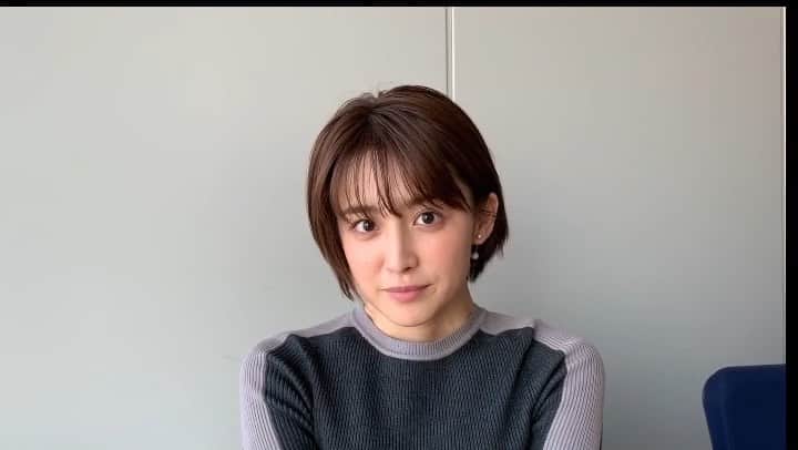 フジテレビアナウンサーのインスタグラム：「💁🏻‍♀️﻿ 今週末のご予定は…？﻿ ﻿ #フジテレビ﻿ #27時間テレビ  @fns_27htv ﻿ #にほんのスポーツは強いっ﻿ #宮司愛海  @manami_miyaji  #アナウンサー﻿ #榎並目線」