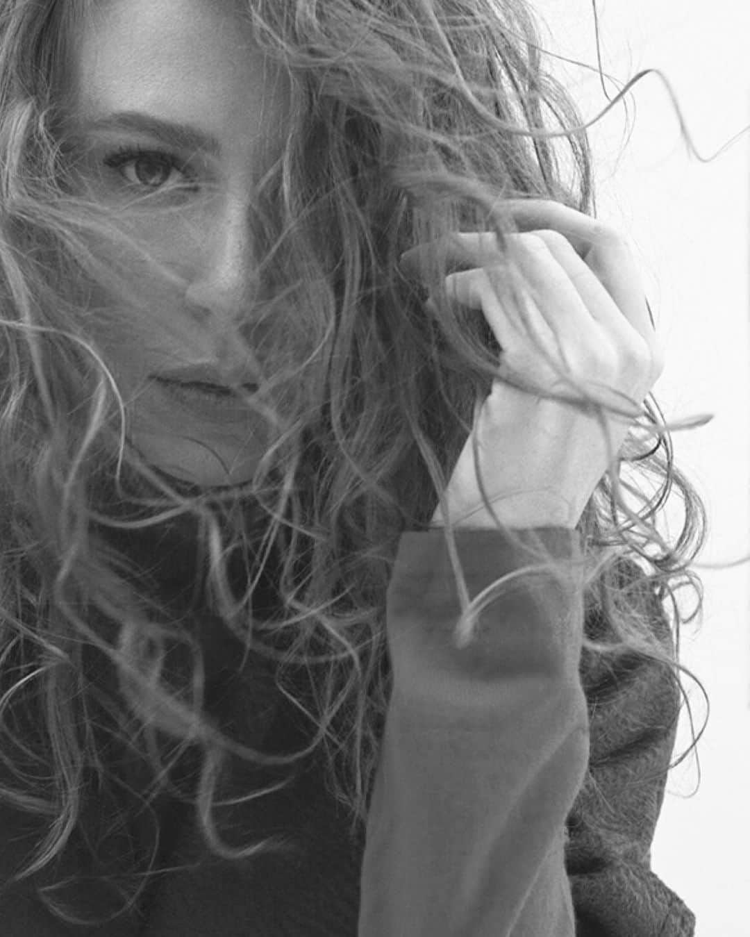 のインスタグラム：「🌗en sevdiklerimden 😘 @mreunal」