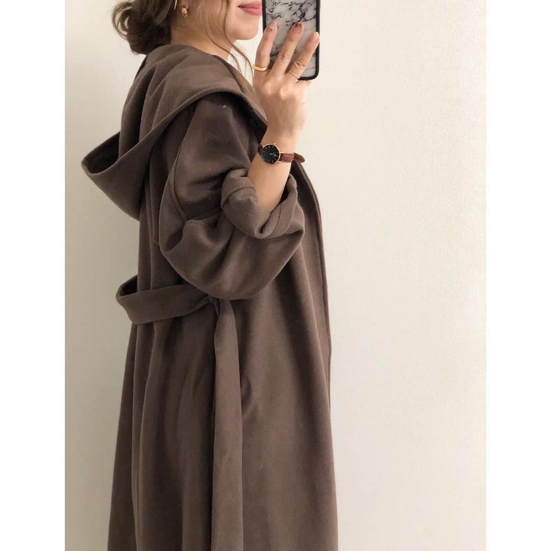 Miyoさんのインスタグラム写真 - (MiyoInstagram)「2019.10.30 ② ・ @fifth_store のガウンコート可愛い☺️💗 165cm Mサイズを着ています♡ ・ #フーディーガウンコート …#fifth#fifthtl#フィフス ☑︎2buy50%offクーポンが出てました✨ ワイドリブVネックニットチュニック…#GU#ジーユー ワイドフィットカーブジャージーパンツ …#UNIQLO#ユニクロ 靴…sesto #コンバース バッグ…#bottegaveneta#beautifulpeople ・ ・ ・ #カジュアル#ガウン#高身長コーデ#マタニティコーデ#妊婦コーデ#ぷんにー#妊娠5ヶ月#ママコーデ#ママファッション#プチプラコーデ#プチプラファッション#シンプルコーデ#カジュアルコーデ#スニーカーコーデ#guコーデ#ユニクロコーデ#楽天roomに載せてます#大人カジュアル#locari」10月30日 22時31分 - miyopu