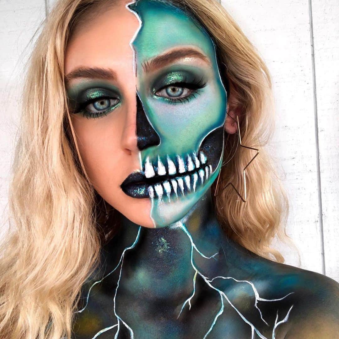 e.l.f.さんのインスタグラム写真 - (e.l.f.Instagram)「Are you ready for the spookiest day of the year? 🎃 @sadieshill uses the Expert Liquid Liner for her electric skeleton look 💀⚡️#Halloween #elfcosmetics #crueltyfree #vegan」10月30日 22時47分 - elfcosmetics