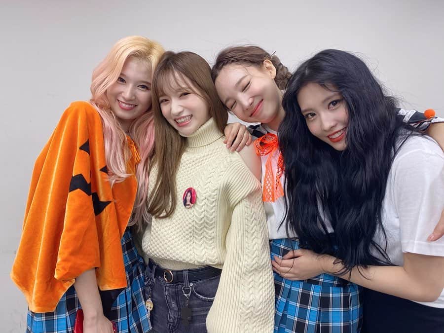 南りほのインスタグラム：「love🥰🥰🥰 #twicelights」