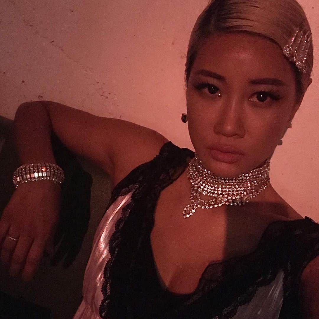 YOONさんのインスタグラム写真 - (YOONInstagram)「Should I go short? Feel like cutting my hair off ✂️」10月30日 23時10分 - yoon_ambush