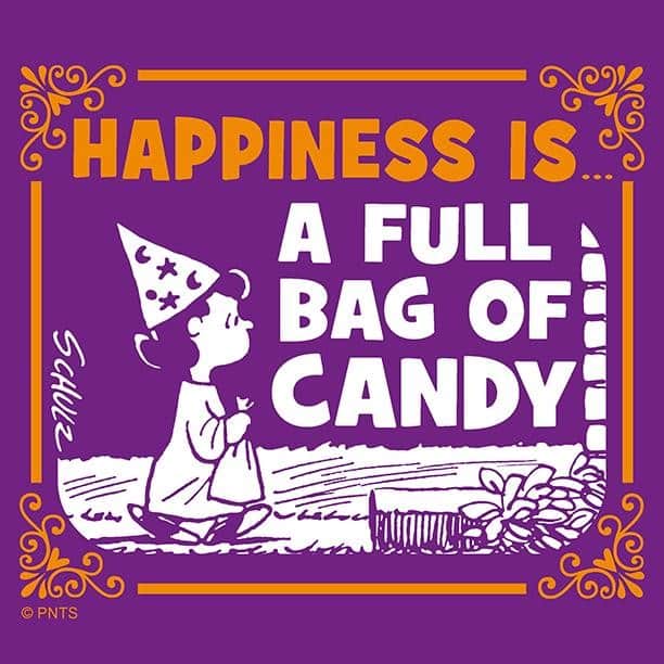 スヌーピーさんのインスタグラム写真 - (スヌーピーInstagram)「All the candy tomorrow 🍫 🍬」10月30日 23時18分 - snoopygrams