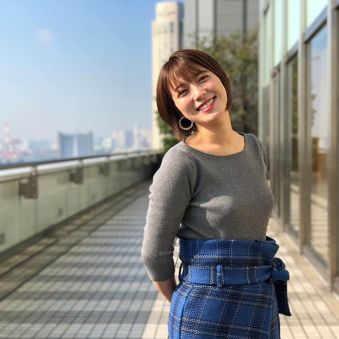 フジテレビ「めざましテレビ」さんのインスタグラム写真 - (フジテレビ「めざましテレビ」Instagram)「10月30日（水）きょう何着て行く？ ・ ファッション雑誌CanCamとコラボした お天気コーナー「きょう何着て行く？」 阿部華也子ちゃんの毎日のコーデを紹介♪ ・ 【きょうのコーデ】 ジャケット→#EMMELREFINES 3万5000円 ニット→#アプワイザーリッシェ 1万2000円 スカート→#andNOSTALGIA 6900円 靴→#CHARLESandKEITH 8500円 ピアス→#GU 590円 ・ 【コーデのポイント】 コーデの主役は鮮やかなブルーのチェック、ウエストリボン、 裾のフリンジなど着映えバッチリのスカート👗ライダースジャケットを合わせてほんのりスパイシーに仕上げましょう🕶✨ ・ #めざましテレビ #きょう何着て行く？ #阿部華也子 #今日のコーデ#コーデ #CanCam #今日のファッション#ootd #きょう何着て行く？は月〜金朝6時22分ごろ放送！」10月30日 23時20分 - mezamashi.tv