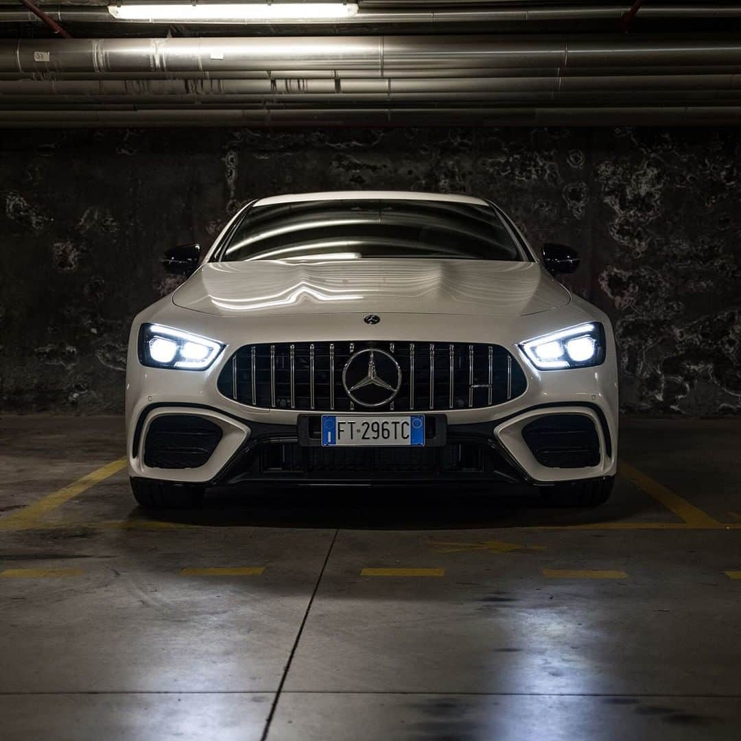 Mercedes AMGさんのインスタグラム写真 - (Mercedes AMGInstagram)「Kraftstoffverbrauch kombiniert: 9,4–9,1 l/100 km | CO₂-Emissionen kombiniert: 215–209 g/km | amg4.me/efficiency-statement | Mercedes-AMG GT 53 4MATIC+ 4-Türer Coupé]  Shining on any occasion. 📷: @rauhutphotography for #MBsocialcar  #MercedesAMG #AMG #GT53 #GTFamily #DrivingPerformance」10月31日 0時00分 - mercedesamg