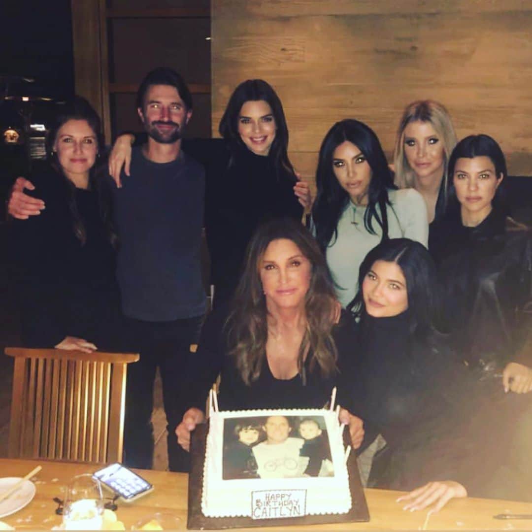 Caitlyn Jennerさんのインスタグラム写真 - (Caitlyn JennerInstagram)「Such a special birthday dinner with family. Love you all 🥰」10月31日 0時14分 - caitlynjenner