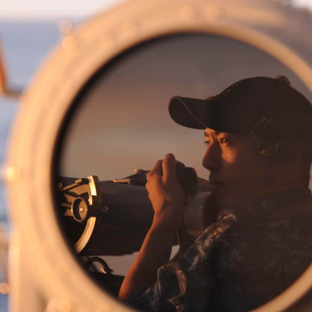 のインスタグラム：「～太平洋の夕日～ 潜水艦救難艦「ちよだ」は、オーストラリア海軍が主催する西太平洋潜水艦救難訓練「パシフィック・リーチ2019」参加のため、オーストラリアに向けて航行中です。  #海上自衛隊 #jmsdf #オーストラリア #ちよだ #千代田 #海 #sunset #ocean #blue  #君に見せたい景色がある」