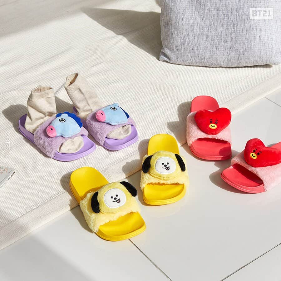 BT21 Stars of tomorrow, UNIVERSTAR!さんのインスタグラム写真 - (BT21 Stars of tomorrow, UNIVERSTAR!Instagram)「Wear the type of warm comfort your feet deserves. #BT21 #Roomshoe #Collection  Available now at LINE FRIENDS COLLECTION . Find out more > Check product tags🏷」10月31日 10時10分 - bt21_official