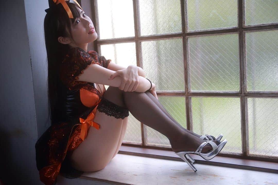 のインスタグラム：「. . . .  Today is Halloween . . . . . . . . . . . . . . . . . . . . . . . . . #ハロウィン#Halloween#halloweencostume #halloweenparty #halloweencosplay #ハロウィンコスプレ #ハロウィン仮装 #ハロウィンコス  #womanphotography  #womanphoto  #girlportrait  #cameraman  #photoshoot  #photographer  #asianbeauty  #asianmodel  #japanesegirl  #japanesewoman #グラビア#グラビアアイドル#グラビア撮影#japanesebeauty #canon #instagood」