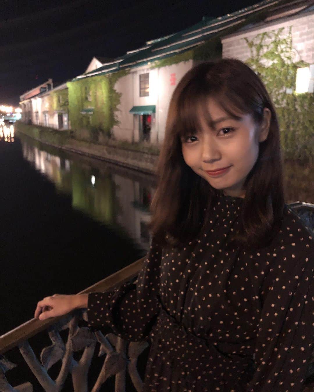 杉浦みずきのインスタグラム：「. お知らせが遅くなりごめんなさい😢 10月発売のバス専門誌『バスグラフィック』Vol.40に出させていただいています！ 見開き一面にたくさん掲載されています！✨ 表紙にもちょこっとのっているのでわかりやすいと思います🚌 ぜひお手にとってみてください！ 写真は全然関係ない、北海道の小樽にいったときの笑 #小樽運河 です ・ ・ #バスグラフィック #🚌」