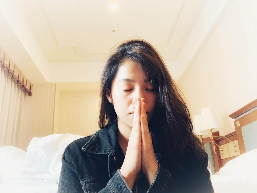 のインスタグラム：「Nobody don't know what truth is..... Living present. Being myself. Thank you  for today.  Happy Halloween!🎃 I have 2shows today at Billboard Osaka. Let's share a wonderful day.x  今を大切に、自分自身をしっかり掴んで。 ハロウィーンですね😻 今日も2回公演、大阪ビルボードです！ 今日という素晴らしいであろう1日を皆様とシェアできることを楽しみにしています❤️ See you tonight👋  #mindfulness #everyday #evenlittle #mytime #present #now #breath #relaxbrain #relaxmindbody」