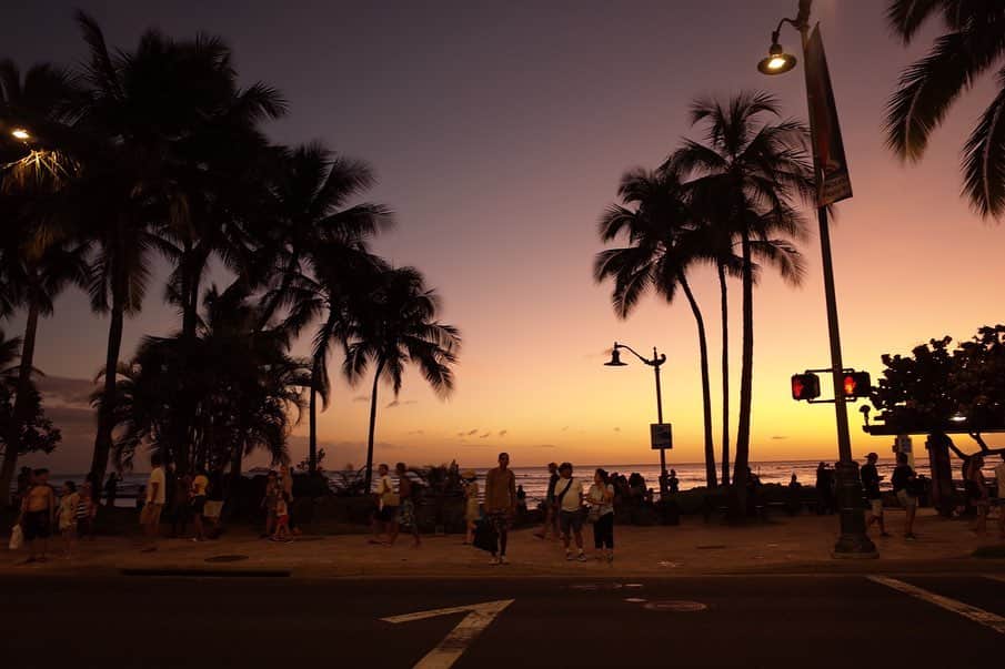 松永ちさとさんのインスタグラム写真 - (松永ちさとInstagram)「Hawaiiのお気にpic mahalo time カメラ小僧📸❤︎❤︎ #trip#memory#Hawaii #ricohgr2#portrait#2019  #chisatravel#松永ちさと」10月31日 10時42分 - chisato_matsunaga