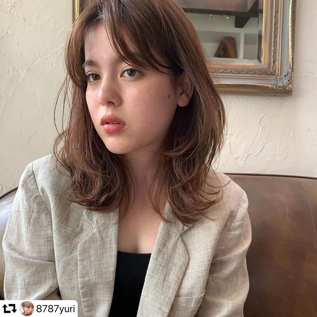 THROW 【スロウ】さんのインスタグラム写真 - (THROW 【スロウ】Instagram)「#repost @8787yuri ・・・ ミディアムレイヤー♡  柔らかいベージュがかわいい🥰 動きのあるレイヤースタイルも 人気です😊  #ミディアム　#ミディアムレイヤー　#コテ巻き　#ニュアンスパーマ　#ゆるパーマ#スロウカラー　#throwカラー　#throw #belle銀座　#ベージュカラー　#前髪パーマ」10月31日 10時58分 - throwcolor