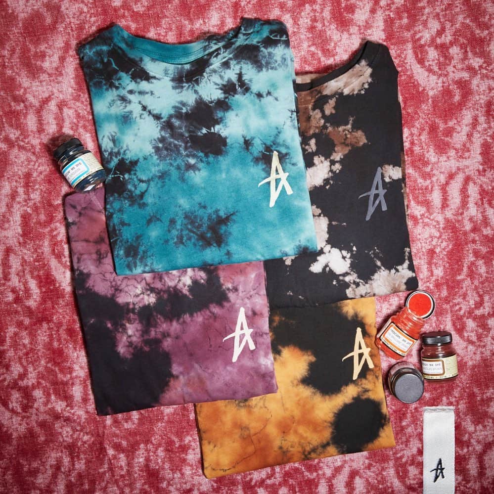 オルタモントのインスタグラム：「🚨TIE-DYE GIVEAWAY 🚨  Want to win a $25 gift card for you and the homie to get some new threads?? Just follow @altamont , tag a homie, & let us know what your fav tie-dye combo is! Best of luck ✨ // Contest ends 11/5, Winner announced 11/6 🔮」
