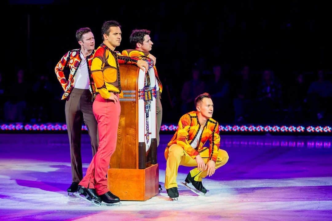 パトリック・チャンのインスタグラム：「The crew has arrived at @budweisergardens in London. We’re back baby!」