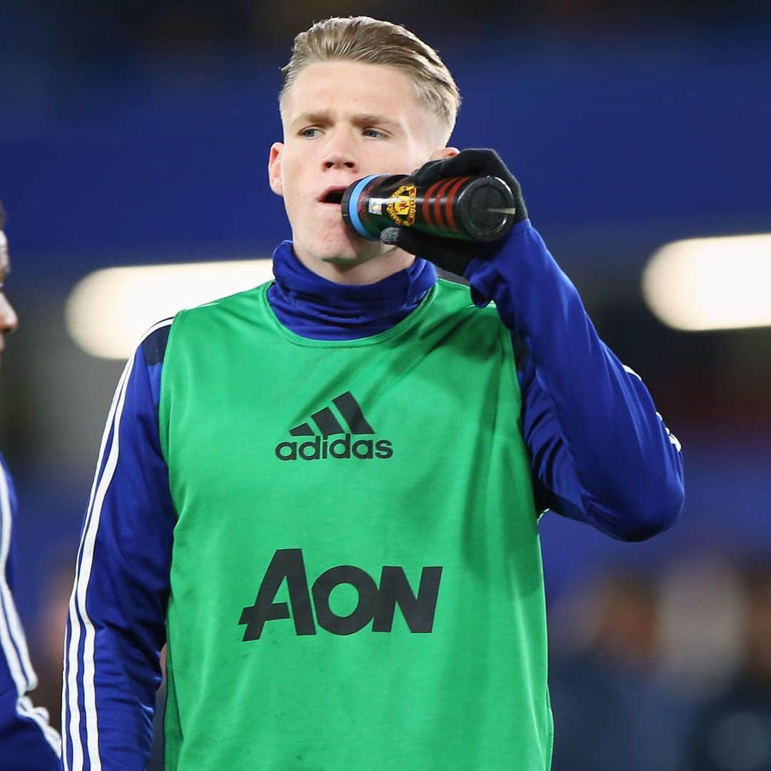 マンチェスター・ユナイテッドさんのインスタグラム写真 - (マンチェスター・ユナイテッドInstagram)「Getting warm for Chelsea away 💪💪 #MUFC #CarabaoCup」10月31日 5時02分 - manchesterunited