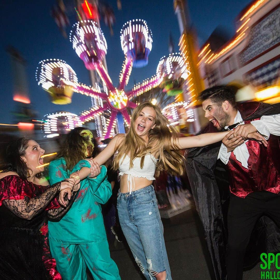 Indi Woollardさんのインスタグラム写真 - (Indi WoollardInstagram)「Save me 🙀🙀 @spooktober_melbourne  #spookyseason #halloween #spooktober2019 #spld #unitingtoterrify #woollard ##lunaparkmelbourne #help #justforfun #lunadark #melbournehalloween #indiawoollard」10月31日 5時17分 - indiawoollard