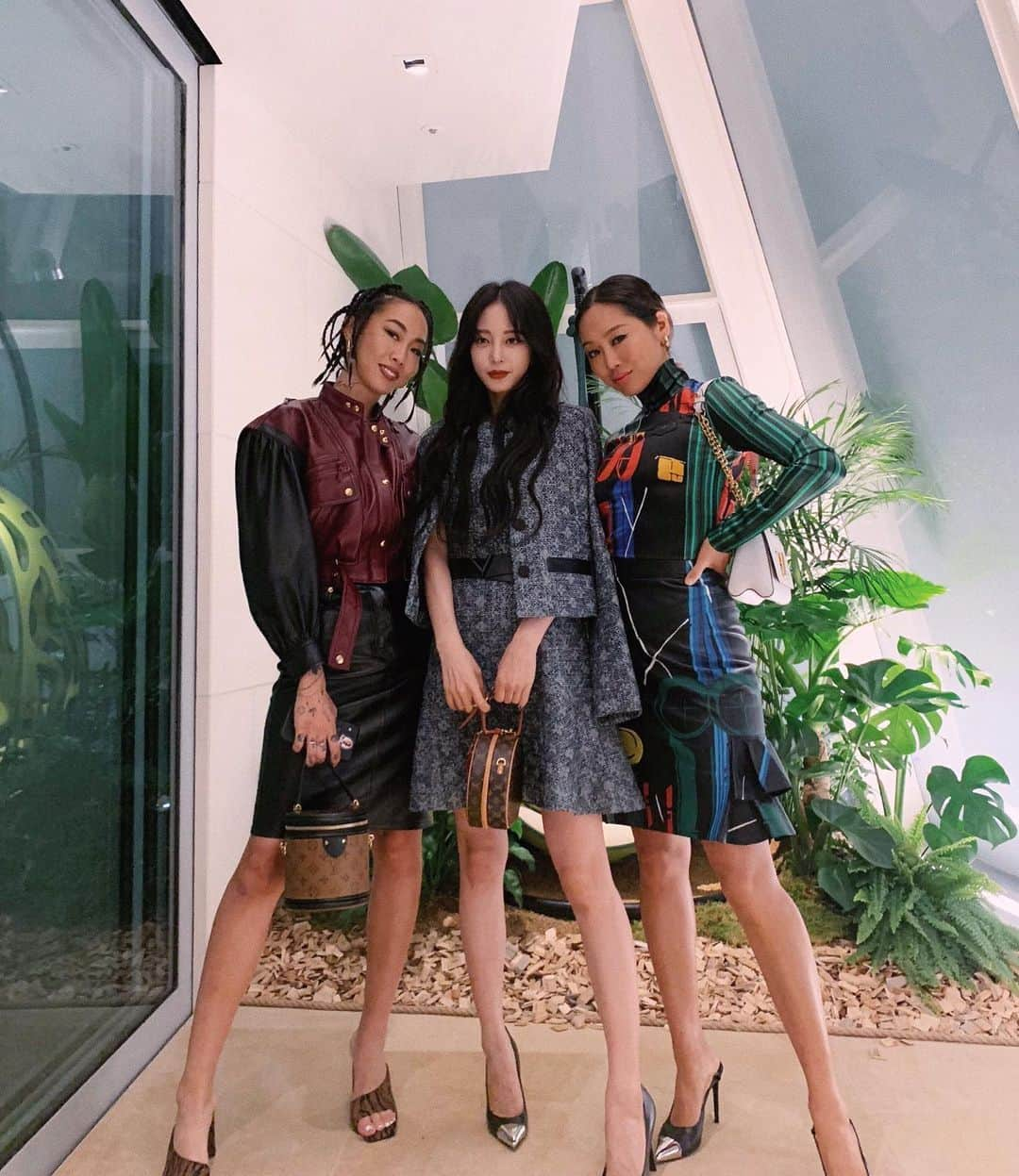 ダニ・ソングさんのインスタグラム写真 - (ダニ・ソングInstagram)「call your homegirls, they can meet at @louisvuitton maison 👯‍♀️ #songsterssandwich」10月31日 5時51分 - songdani