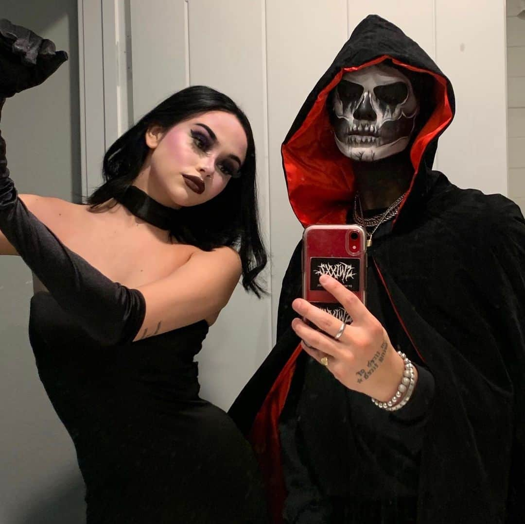 マギー・リンデマンさんのインスタグラム写真 - (マギー・リンデマンInstagram)「🖤 malaria and grim 🖤」10月31日 6時24分 - maggielindemann