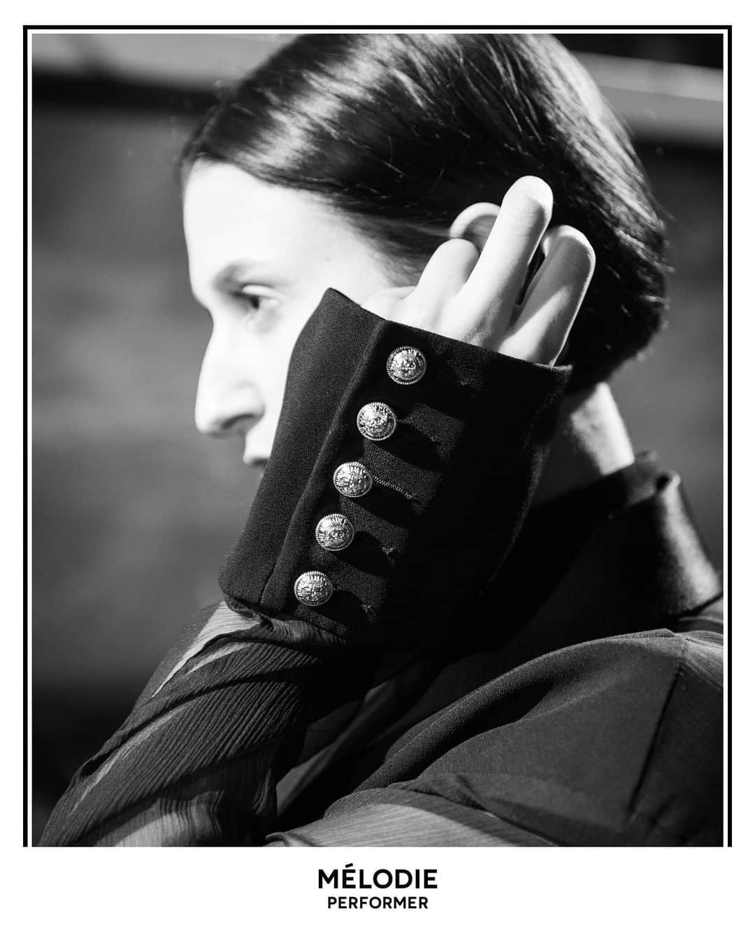 バルマンさんのインスタグラム写真 - (バルマンInstagram)「Balmain Paris depuis 1945, Palais Royal Mélodie porte une robe noire de la collection #BALMAINFW19. #BALMAINARMY」10月31日 6時17分 - balmain