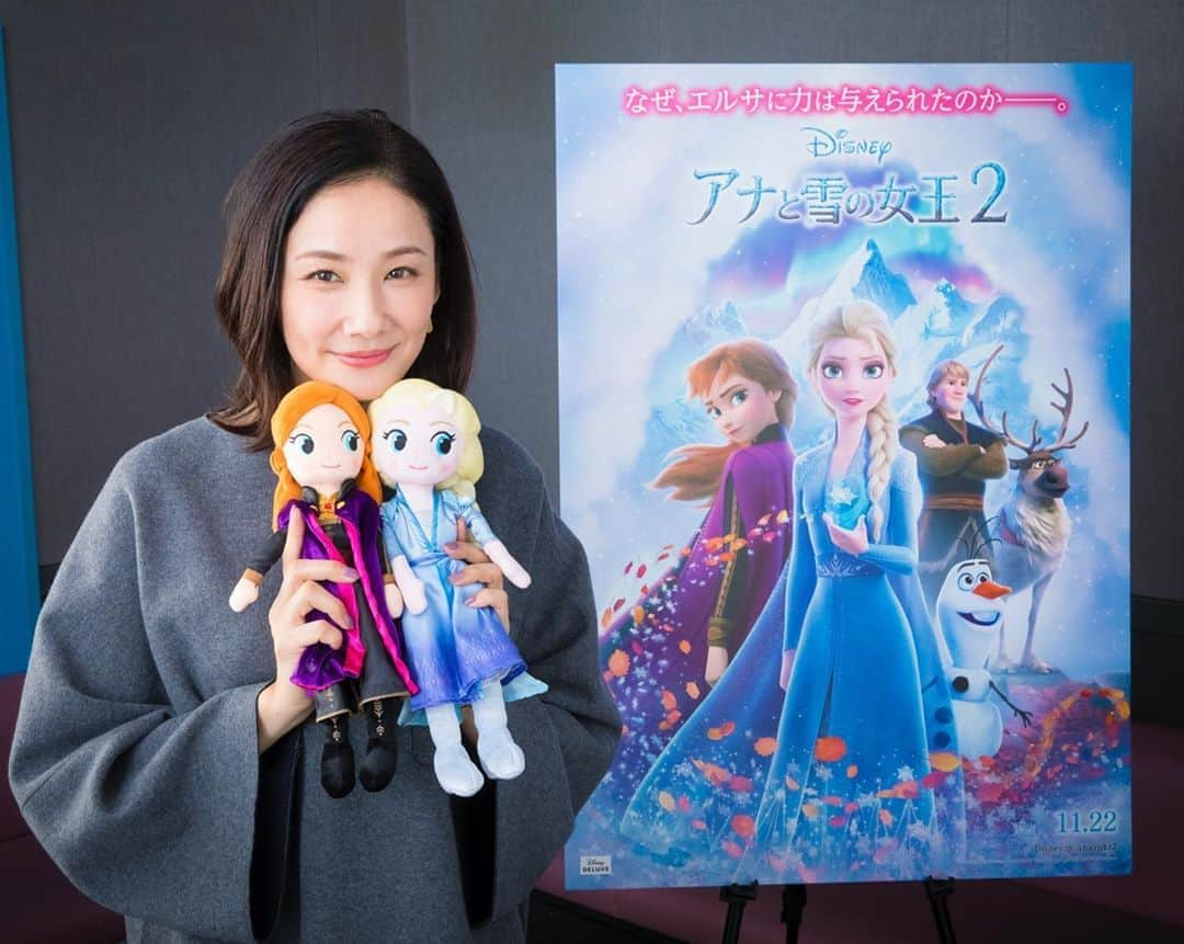 吉田羊さんのインスタグラム写真 - (吉田羊Instagram)「「アナと雪の女王2」 日本語吹き替え版にて  アナとエルサのお母さんになりました☻  物語はもとより（因みにあたくし号泣）、 今作の音楽も本当に素晴らしいです。 私もすこぉし、歌わせていただきました。  11/22公開。ぜひ皆さま劇場へ。 お待ちしてます☻  #オーディション久しぶりで #ド緊張」10月31日 6時21分 - yoshidayoh_official