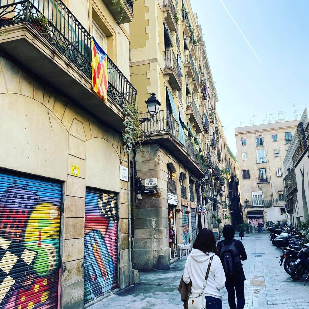 鈴木涼美さんのインスタグラム写真 - (鈴木涼美Instagram)「Completely fell in love with the city. #barcelona #discoverspain #lovebarcelona #discoverbarcelona #triptospain #gaudi #parcguell」10月31日 6時49分 - suzumisuzuki