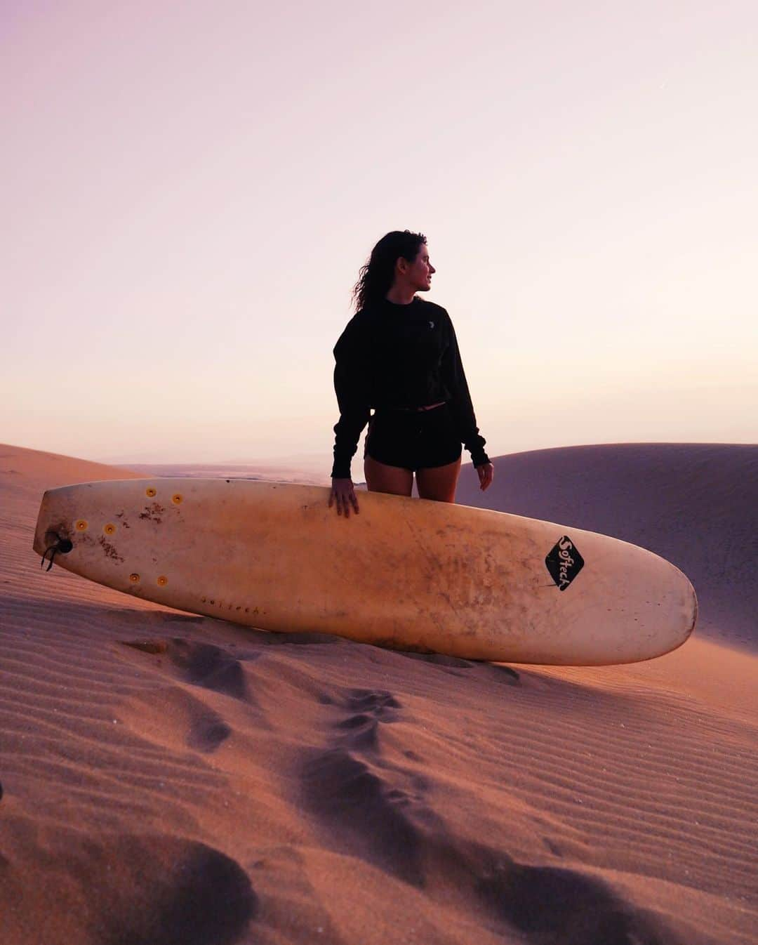 アナスタシア・アシュリーさんのインスタグラム写真 - (アナスタシア・アシュリーInstagram)「Soft tops in Morocco🏄🏻‍♀️ thanks @paradisplage for showing me around @visit.agadir #VisitAgadur  #VisitMorroco #travel」10月31日 7時50分 - anastasiaashley