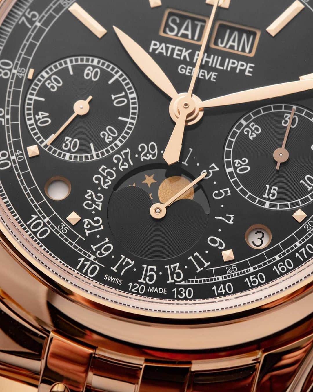 Daily Watchさんのインスタグラム写真 - (Daily WatchInstagram)「Patek Philippe 5270 Perpetual Calendar Chronograph in 41mm Rose Gold Case 🔥 Photo by @beyerchronometrie」10月31日 7時46分 - dailywatch
