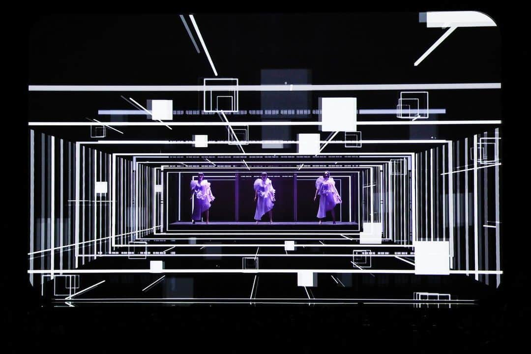 Perfumeさんのインスタグラム写真 - (PerfumeInstagram)「Loved being able to put a new spin on "DISPLAY" for #Reframe2019. #prfm」10月31日 7時50分 - prfm_official