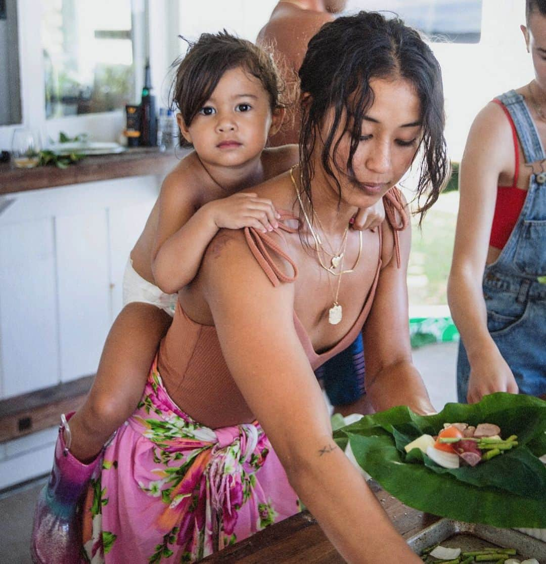 ケリア・モニーツさんのインスタグラム写真 - (ケリア・モニーツInstagram)「Incase you didn’t know, I’m her favorite and She’s my favorite. Baby opihi girl !;)!!!!!💕 @joetermini」10月31日 8時00分 - keliamoniz