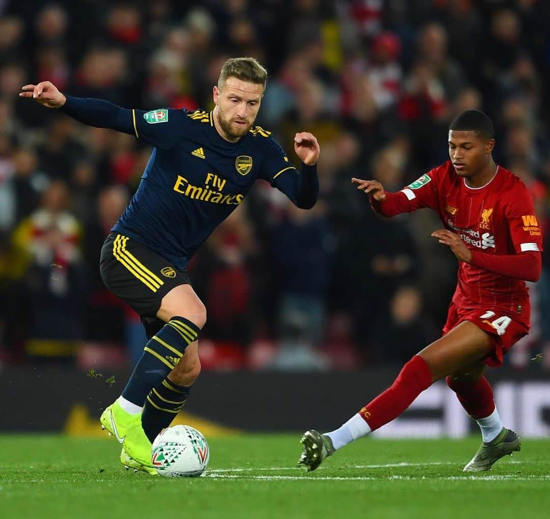 シュコドラン・ムスタフィさんのインスタグラム写真 - (シュコドラン・ムスタフィInstagram)「It's been a hard battle at Anfield and it did not help that i let the team down to start with but we fought back. Unlucky in the end to lose on penalties. 🙏🏼 #sm20」10月31日 8時23分 - shkodranmustafi