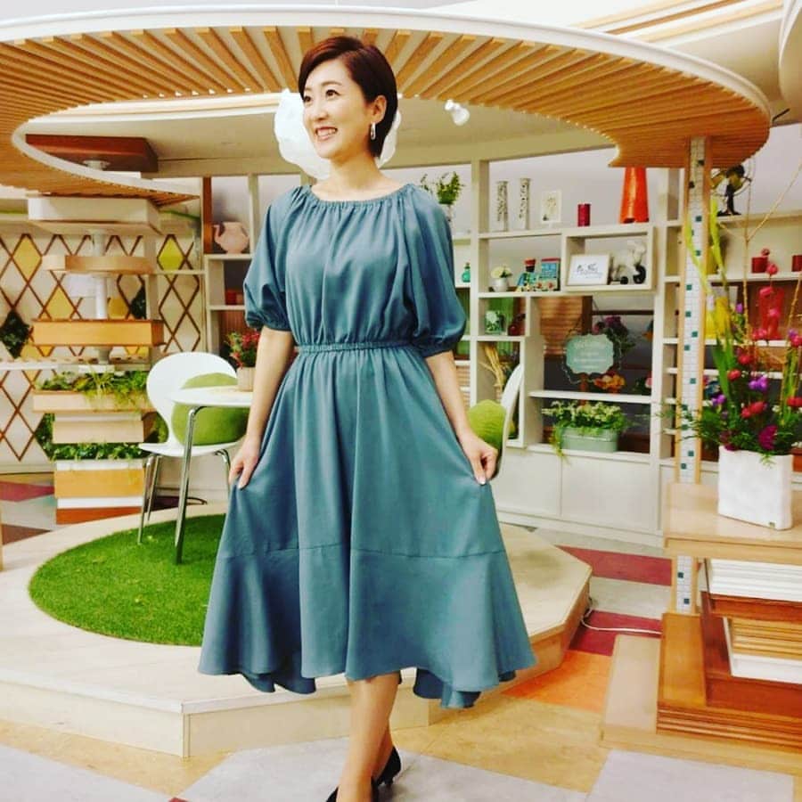 のインスタグラム：「昨日の衣装でした😊  体脂肪率、下げる方法教えて くださいm(._.)m」