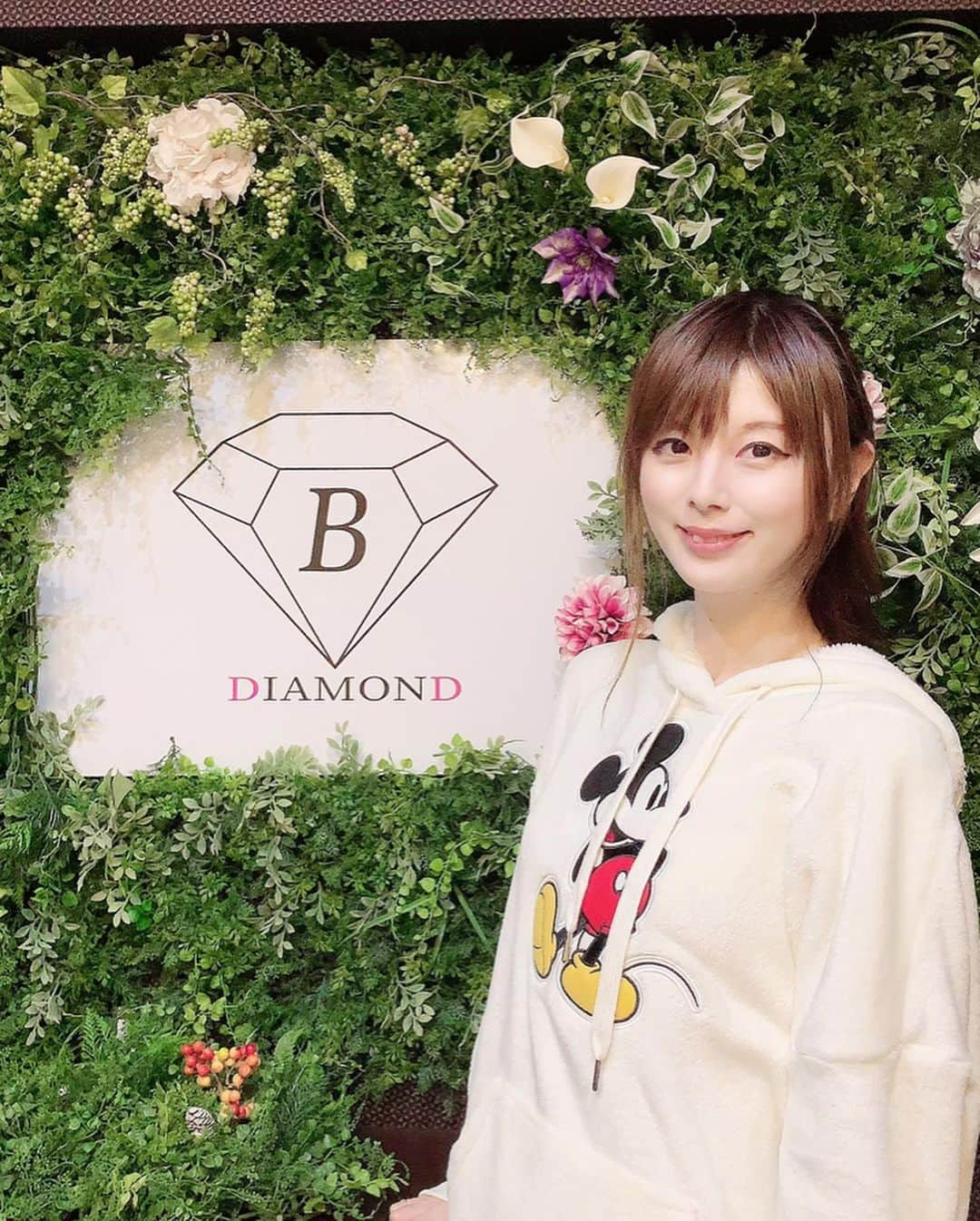 satomiさんのインスタグラム写真 - (satomiInstagram)「六本木⭐︎B DIAMOND⭐︎ * 昨日はBDIAMONDで下半身の脱毛してきたよ¨̮♡︎ 国産の最新機器を使った光脱毛⚡️ 保湿ジェルを塗ってくれるからお肌ツルツル¨̮♡︎ メンズもやってるよーー！ * * ちなみにパーソナルトレーニングジム @beefmanworkout も併設しているから トレーニングもできちゃうよ😊💓 * * #BDIAMOND  #脱毛サロン  #脱毛  #六本木エステ  #プライベートサロン  #メンズ脱毛  #ひげ脱毛  #ヒゲ脱毛  #メンズサロン  #メンズエステ  #美肌脱毛 @b.diamond.roppongi @b.diamond.roppongi.mens」10月31日 8時56分 - saatoomii47