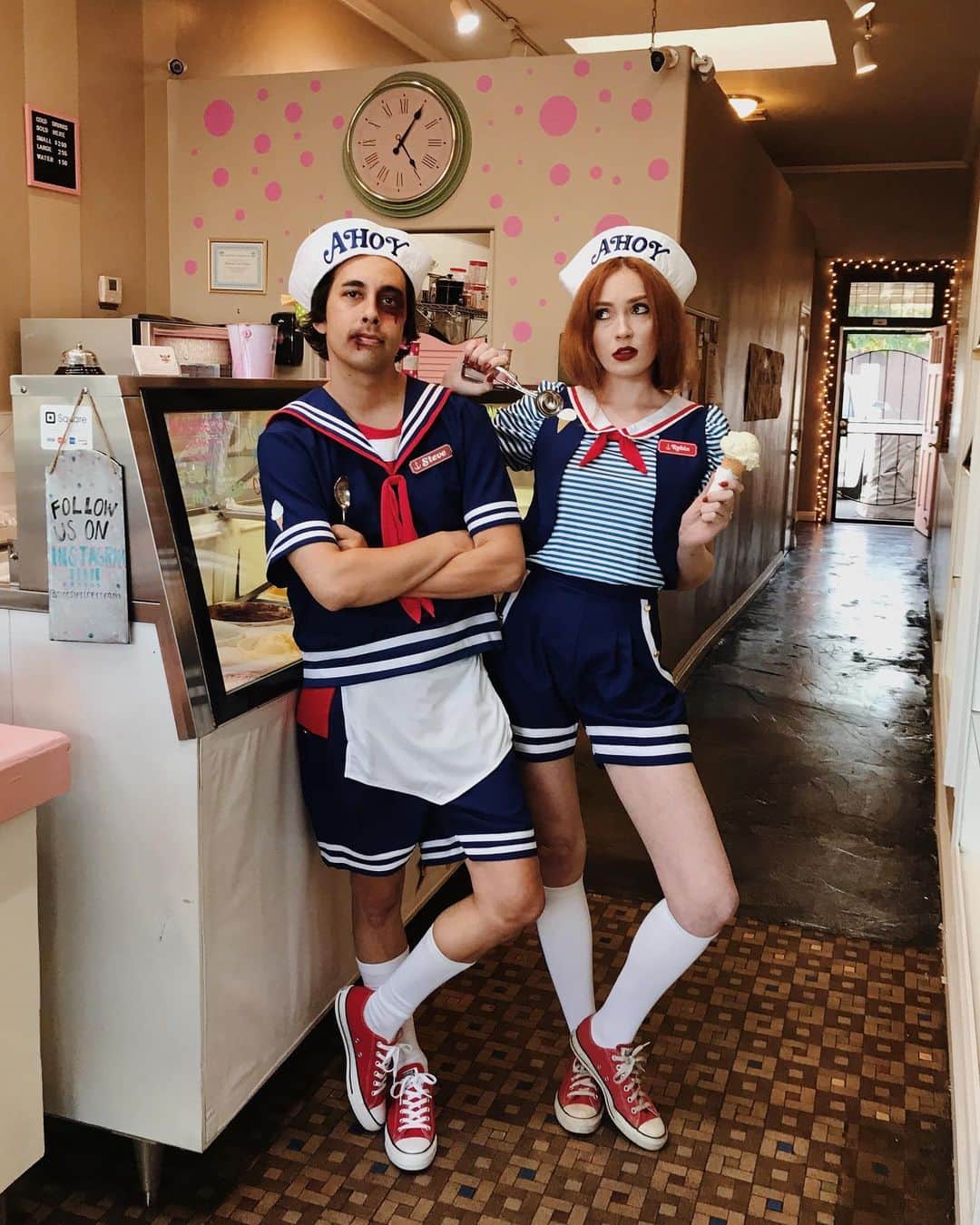 ヴィック・フエンテスのインスタグラム：「AHOY bitches! ⚓️🍦」