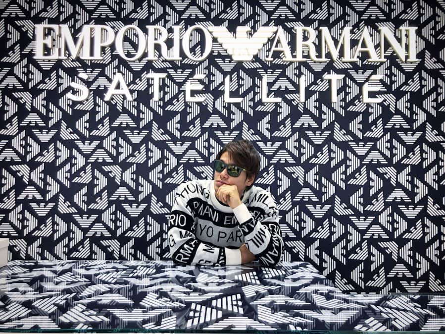 中村克さんのインスタグラム写真 - (中村克Instagram)「EMPORIO ARMANI SATELLITE  洋服と背景が合わさってガチャガチャしてしまった笑 明日オープン😎😎楽しみですねぇ！  #EAshibuya #emporio_armani  #emporio_armani_satellite」10月31日 20時25分 - katsumi.221
