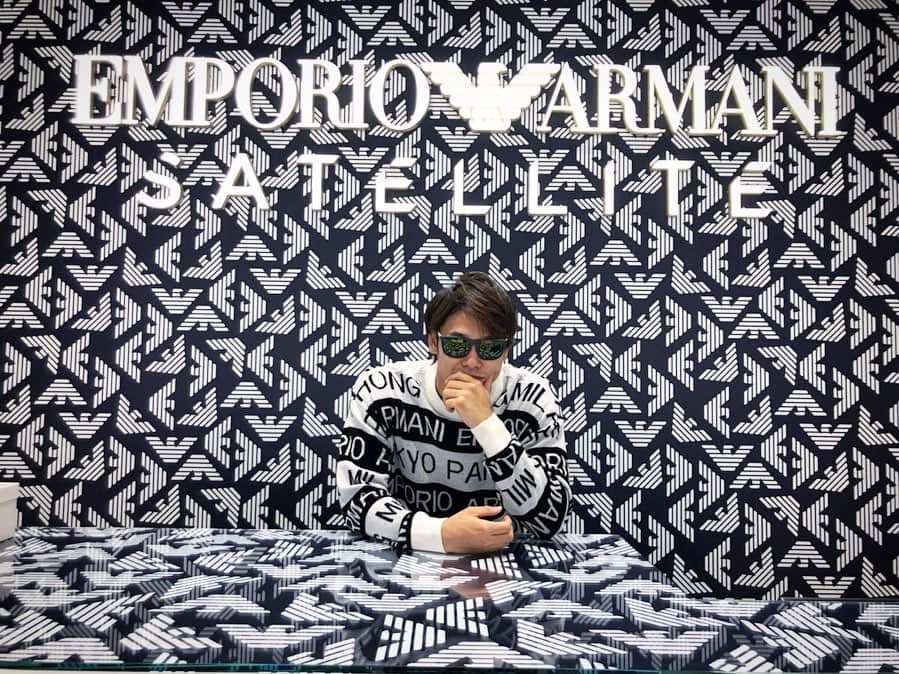 中村克さんのインスタグラム写真 - (中村克Instagram)「EMPORIO ARMANI SATELLITE  洋服と背景が合わさってガチャガチャしてしまった笑 明日オープン😎😎楽しみですねぇ！  #EAshibuya #emporio_armani  #emporio_armani_satellite」10月31日 20時25分 - katsumi.221