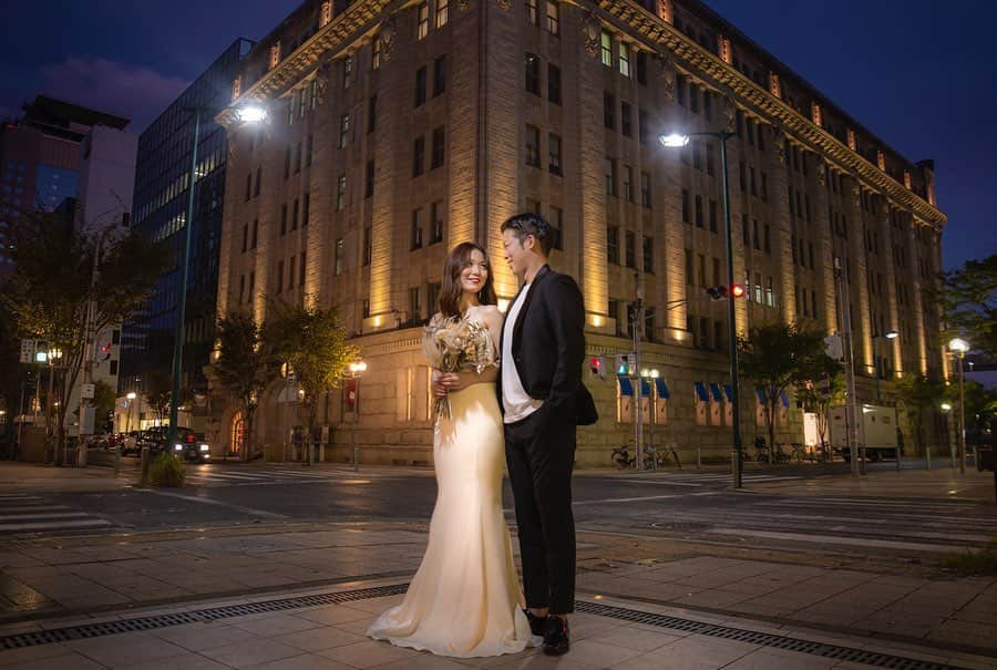 Decollte Wedding Photographyのインスタグラム：「【 Kobe 神戸 Foreign settlement 居留地】﻿ ﻿ Photographer @yoshikimaruo_photography ﻿ @studiotvb_kobe  @decollte_weddingphoto﻿ @decollte_weddingstyle﻿ ﻿ ﻿ #japan #Kobe #nightview #Decolltephotography #weddinginspiration #Weddingphotography #prewedding #weddingphoto #overseasprewedding #japaneseprewedding #japanwedding #landscapephotography #romantic #love #happiness #日本 #神戸 #海外婚紗 #婚紗 #唯美 #신부 #웨딩 #웨딩사진」