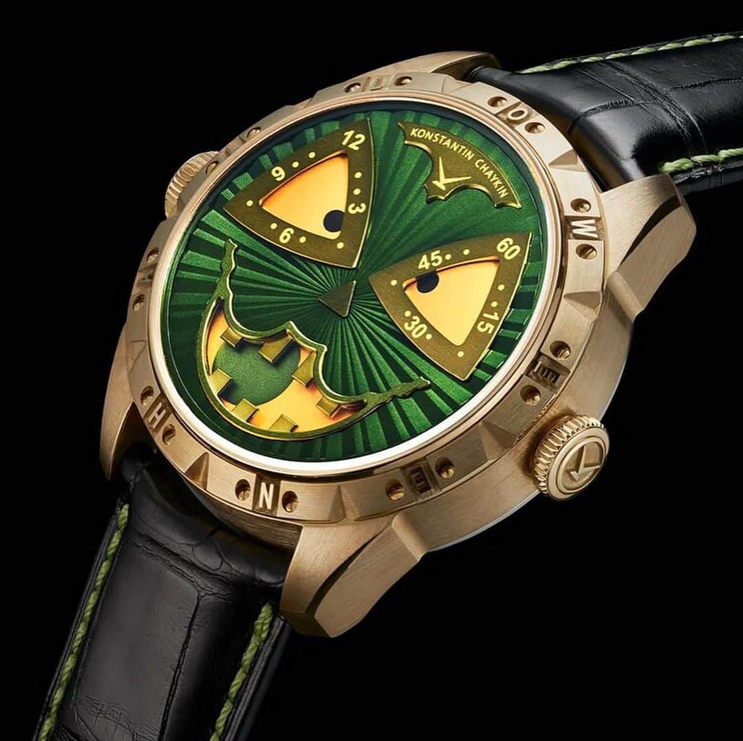 Daily Watchさんのインスタグラム写真 - (Daily WatchInstagram)「Introducing the “Green Halloween 2019” watch by Russian watchmaker @k_chaykin 🎃👻 Using the eyes to indicate hour and minute, and the mouth to indicate the moon phase. It’s presented in a 42mm bronze case and as a limited edition of 88 pieces 🔥 #Halloween」10月31日 18時56分 - dailywatch