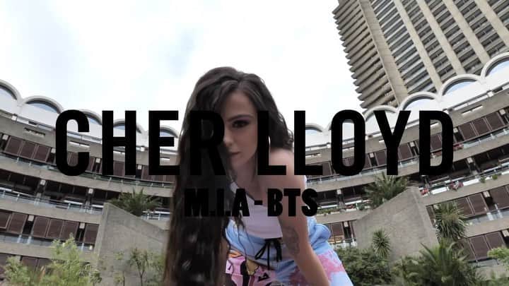 シェール・ロイドのインスタグラム：「🎬 M.I.A behind the scenes is here! Link to the full video in my bio x」