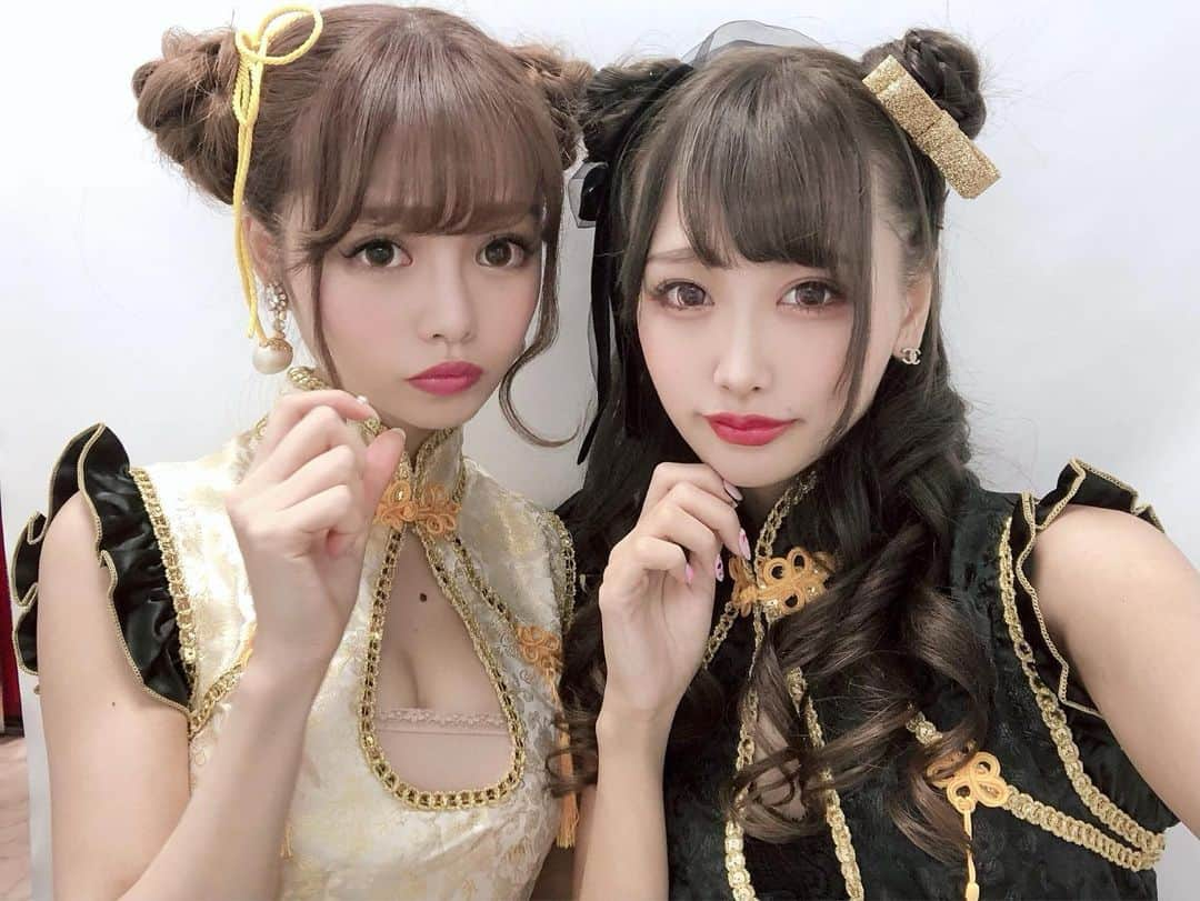 Isakoさんのインスタグラム写真 - (IsakoInstagram)「Happy Halloween🐼💕💕 2019ハロウィン最後のコスプレは チャイナでした〜💫💫 . 可愛い子達とみんなで撮影したときの📸 撮影やらお仕事で今年はたっくさん コスプレできて楽しかった〜🥰 . . . チャイナ　@malymoon1991 💓 . . . . #チャイナ服 #チャイナドレス #チャイナ #コスプレ #ハロウィン #ハロウィンコスプレ #ハロウィン仮装 #渋ハロ #お団子 #ツインズ」10月31日 19時12分 - ichaaako