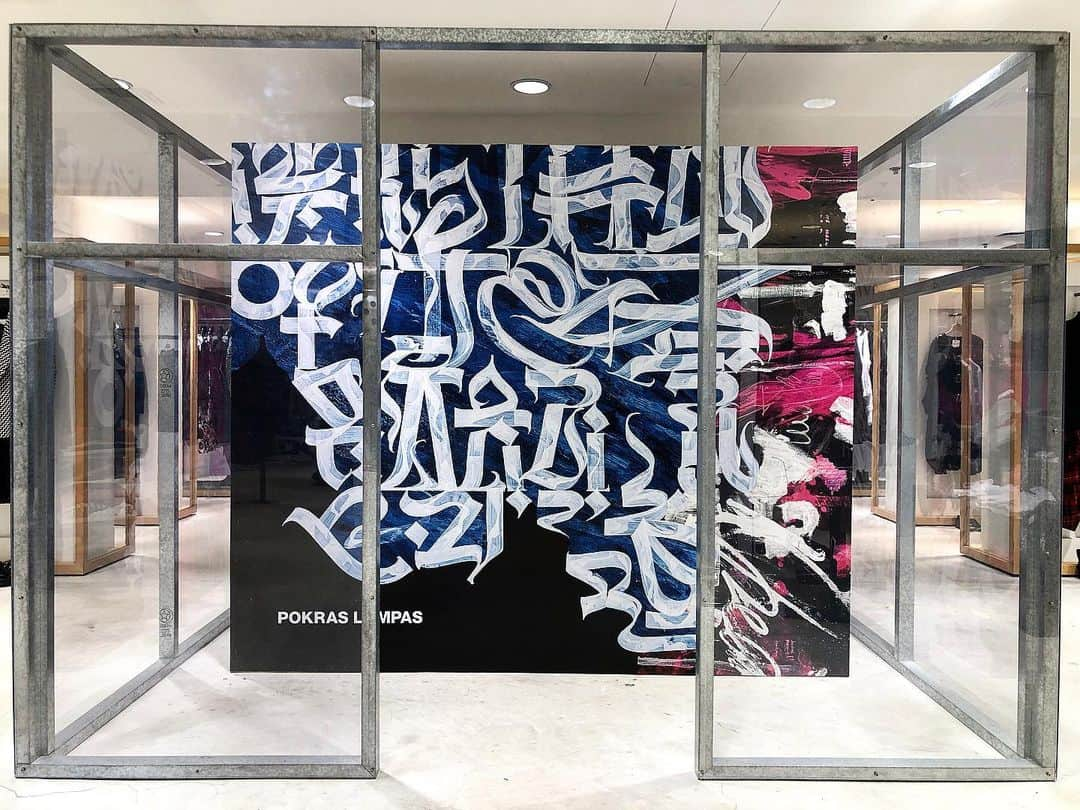 コム・デ・ギャルソンさんのインスタグラム写真 - (コム・デ・ギャルソンInstagram)「CDG HONG KONG ICE HOUSE STREET @pokraslampas by Rei Kawakubo」10月31日 19時08分 - commedesgarcons