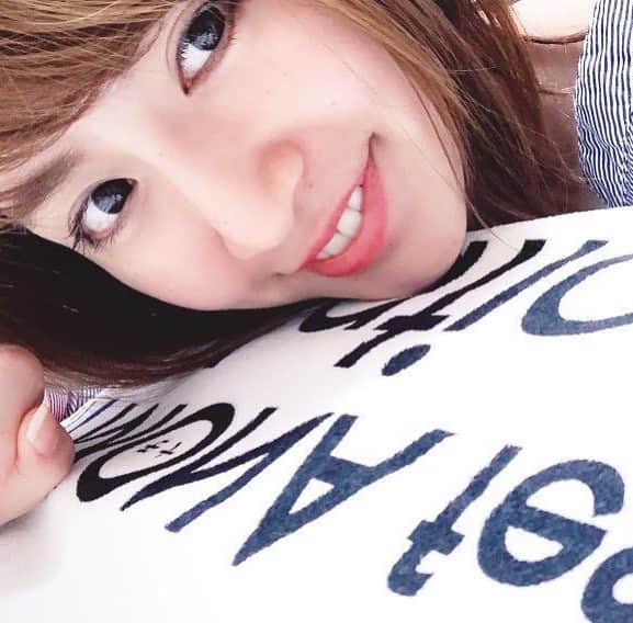 浜田真衣のインスタグラム：「いよいよ11/1 お昼12:00から MONAモデルによるランキング投票が始まります✨  どんなに小さなことでも 何かを目指して走り続けるって 簡単にできることじゃない。  だから、やりたい❁⃘*.ﾟ まだまだ可能性があるはずだから 挑戦し続けたい☺️今回は1位に挑戦します❁⃘ 雑誌の表紙を飾るためには ランキング投票1位が 1つの通過点になるんです！ 前回みんなからもらった2位を 必ず次へ繋げます🍀  応援よろしくお願いします♡  ーーーーーーーーーーーーーー  期間】 11/1 12:00～12/31 19:59  応援方法】 1,インスタトップのリンクから 「MONAメンバー無料会員登録」へ進んで登録する  2,登録すると200pt入るので、マイページにてptを受け取る  3,「浜田 真衣」の個人ページへ行ってハート「♡」の投票ボタンを押して投票 ※100ptずつなど数多くまとめて投票する程、獲得pt率up!  その他pt獲得方法】 ★モデル個人ページをsnsへシェア ★MONAモデルクイズを解く(マイページにて) ★「今日のミッション」をクリアする(マイページにて)  時々 インスタのストーリーに投票方法流すようにするね🙋」