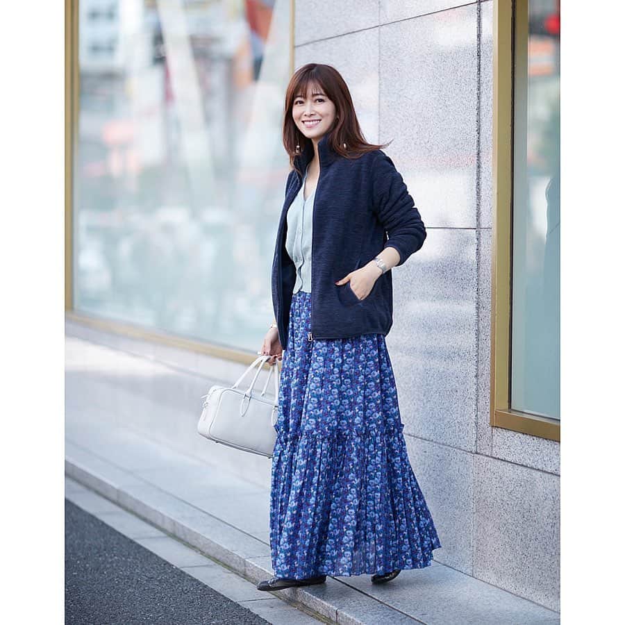 のインスタグラム：「. 先日ユニクロ @Uniqlo の撮影会へ。 . メンズの#フリースフルジップジャケット  をチョイスしました。 軽い着心地で暖かいフリース素材です。 . . 実は明日から娘は5連休💪✨ . アウトドアなど子供と思い切り アクティブに過ごしたいときは、 こういうアウターって便利ですよね☺️ . 連休をどう過ごすか親子で考え中♬ (計画立てるの遅くなっちゃった💦) . . #ユニクロ#Uniqlo#フリース#ラブアンドフリース#stylehint#fashion#ファッション#pr」